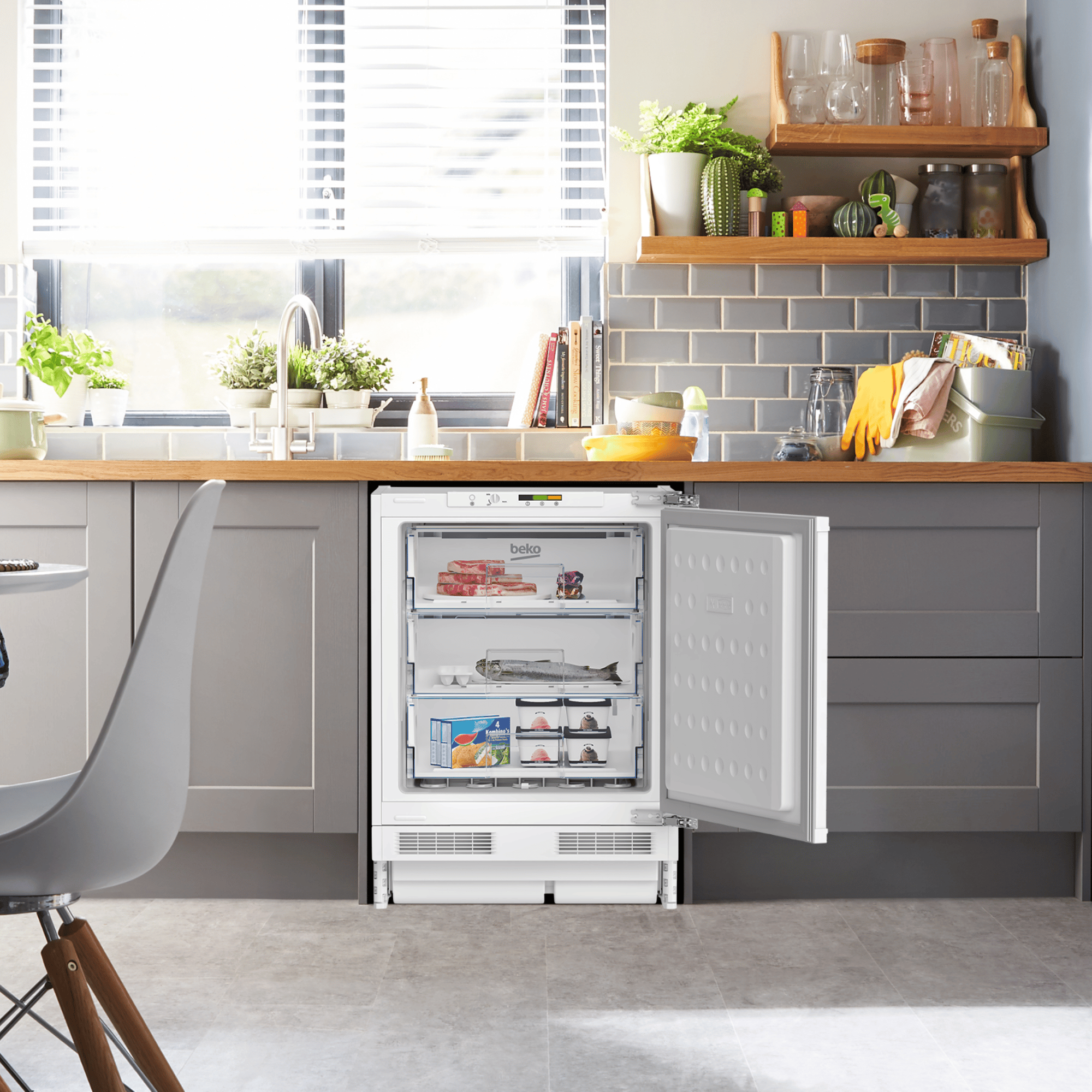 Integrated Undercounter Freezer with Freezer Guard BSF4682 | Beko UK