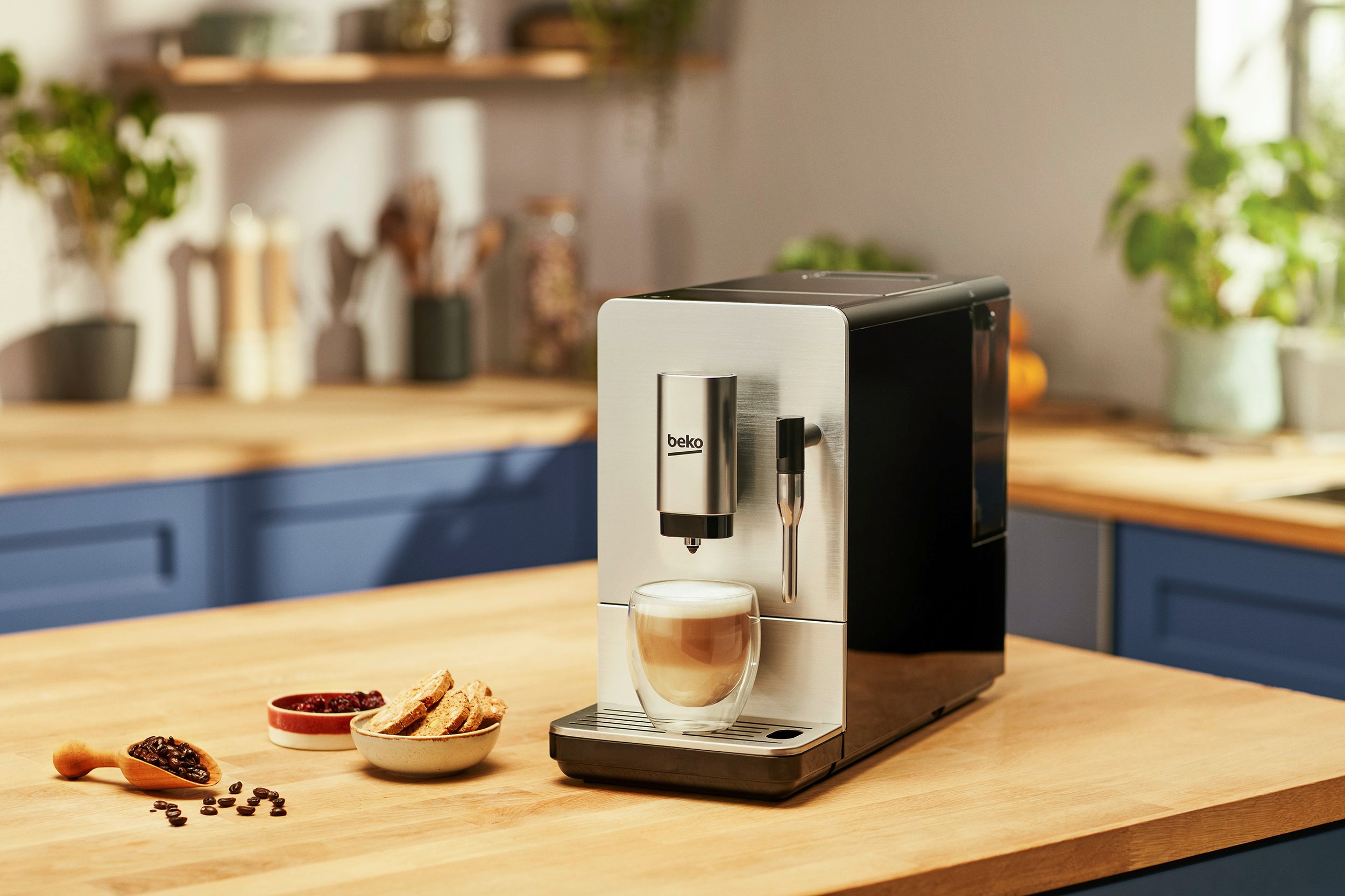 Bean To Cup Coffee Machine with Steam Wand CEG5311 | Beko UK