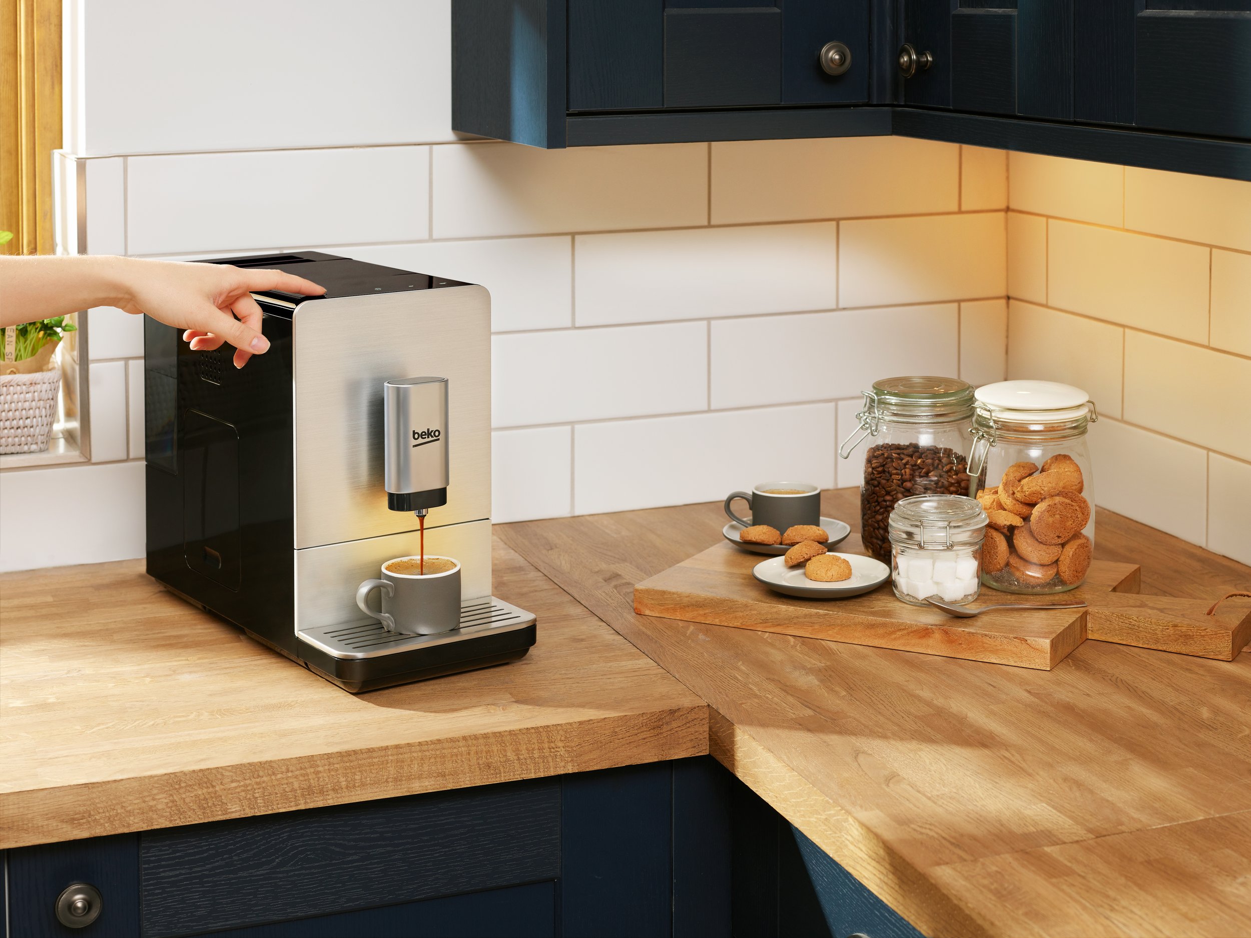 Bean To Cup Coffee Machine CEG5301 | Beko UK