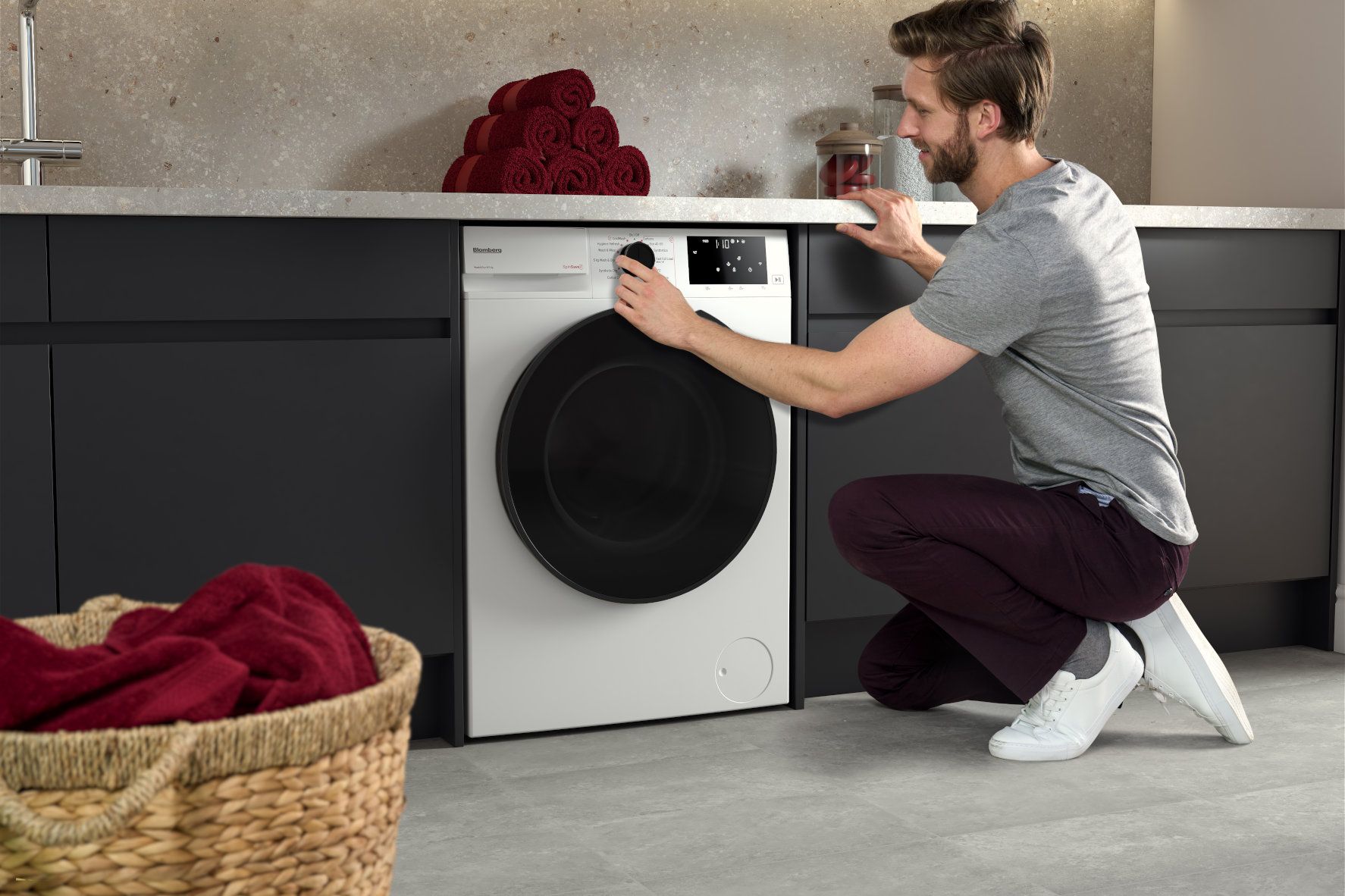 Shower room with a washing machine