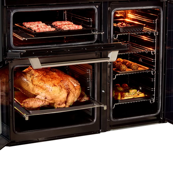 Large 75L Oven Capacity